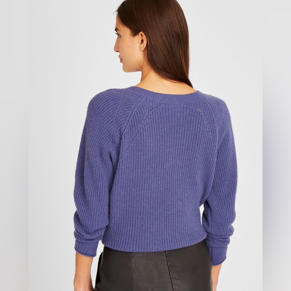 CLUB MONCO Cashmere V-neck sweater - Picture 5 of 9